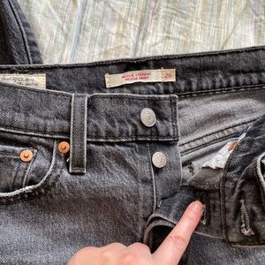 Levi Wedgie Straight size 26